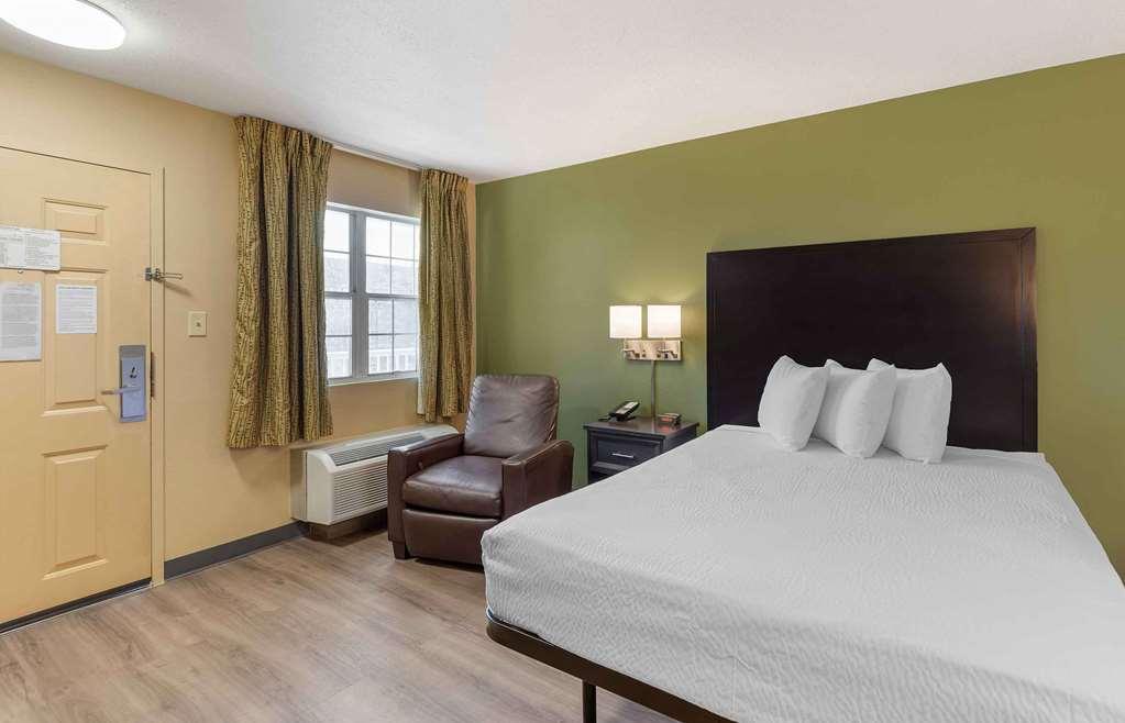 Extended Stay America Suites - St Louis - Westport - E Lackland Rd Maryland Heights Room photo